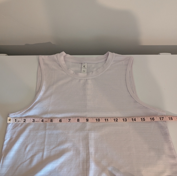 SET OF 2 Workout Tanks - Picture 6 of 13